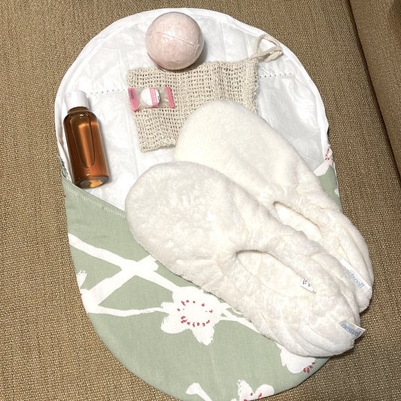 Spa Tote - Picture 4 of 8